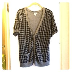 Worthington short sleeve houndstooth cardigan